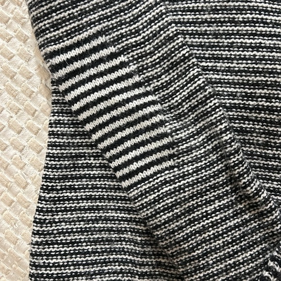 Sam Edelman XS sweater - Picture 2 of 4